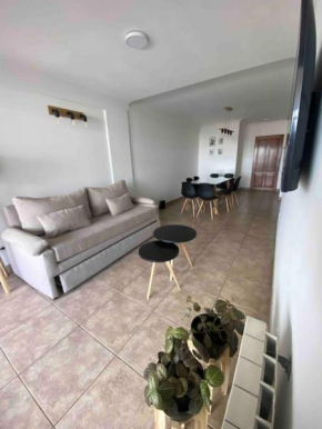 Amplio depto tres habitaciones y dos banos para familia 5B